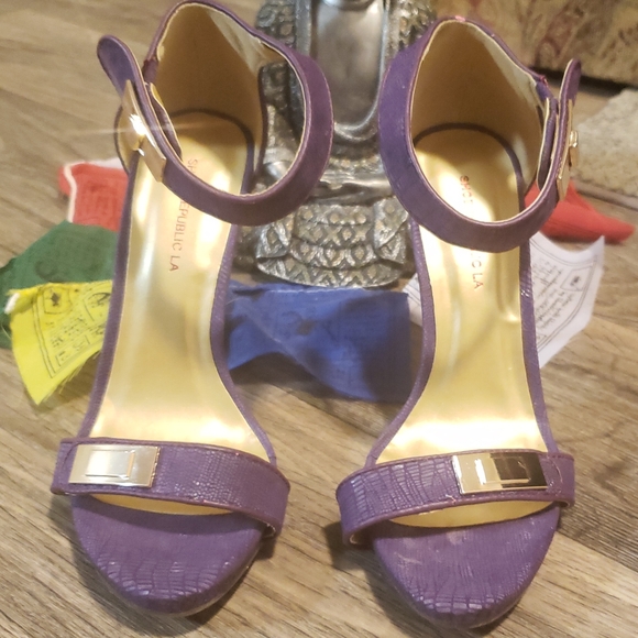 Slim Heels - Picture 2 of 6